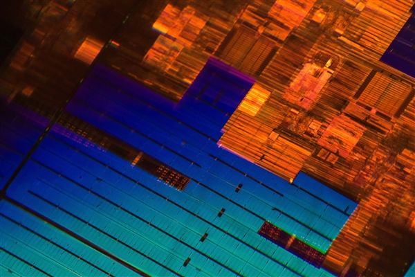 Intel九代酷睿來襲,AMD二代銳龍或將準備降價